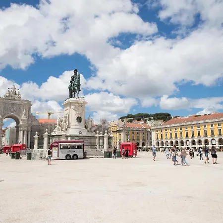 Downtown - Chiado & Me Апартаменты *